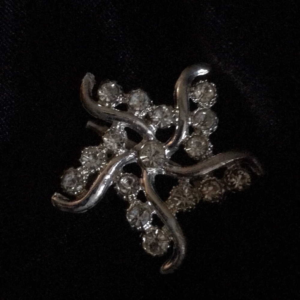 Vintage pin simple and elegant